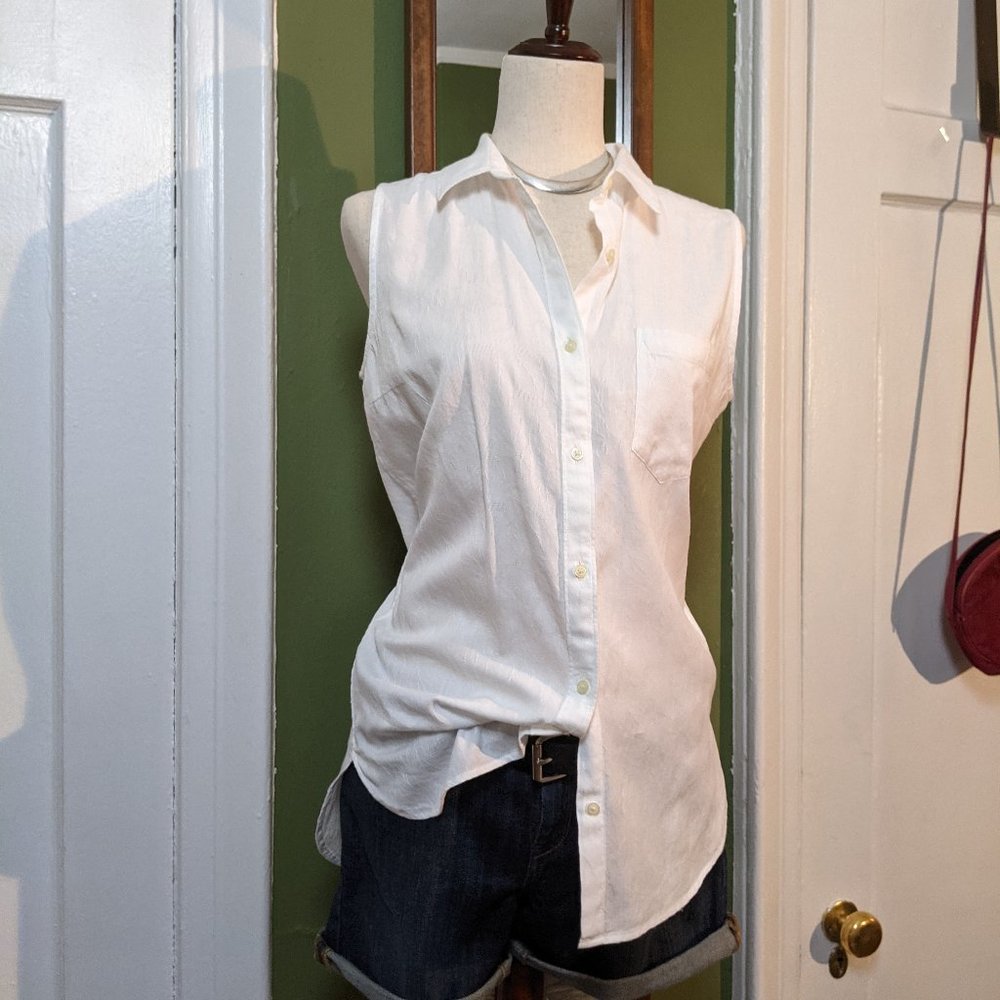Gap white damask button-down sleeveless M